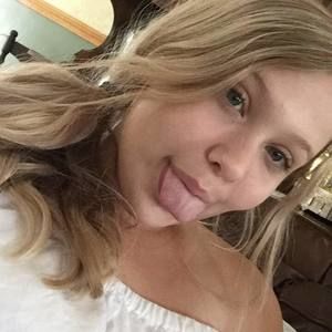 Meet your Posher, Caroline